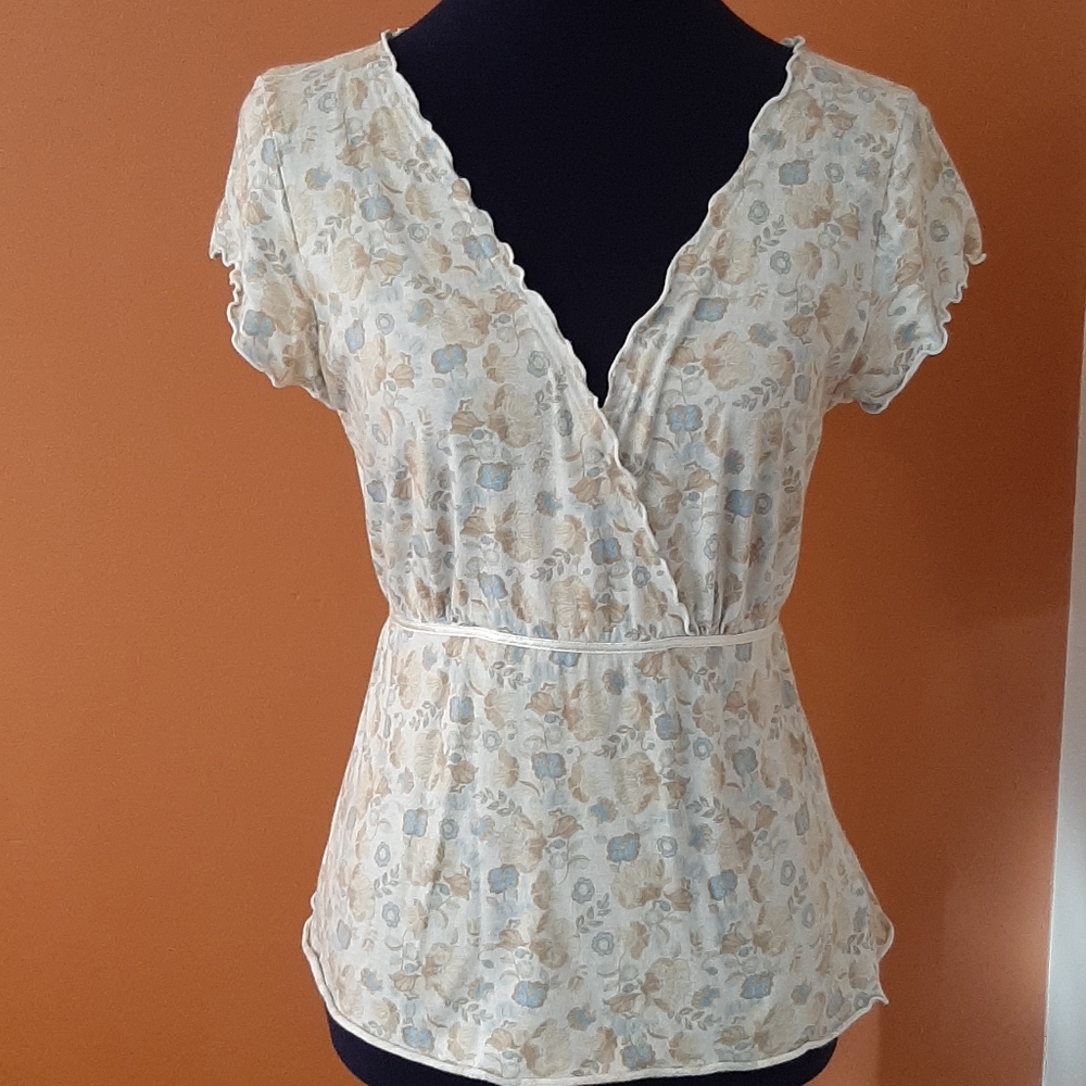 Liz Claiborne floral cap sleeve blouse - M